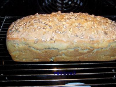 Backen: Toastbrot mit Mehrkornflocken - Rezept