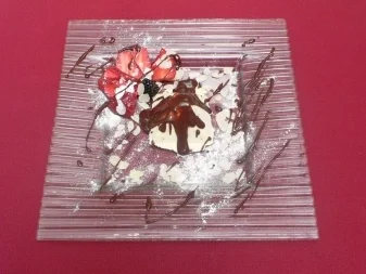 Mandelparfait mit Schokosoße - Rezept