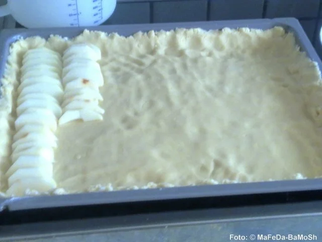 Apfel-Rahm-Streuselkuchen vom Blech - Rezept