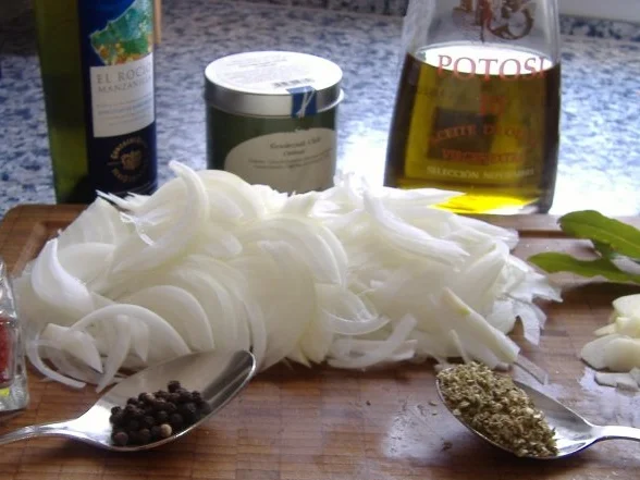 Schwertfisch in Zwiebelsauce mit trockenem Sherry - Rezept - Bild Nr. 2