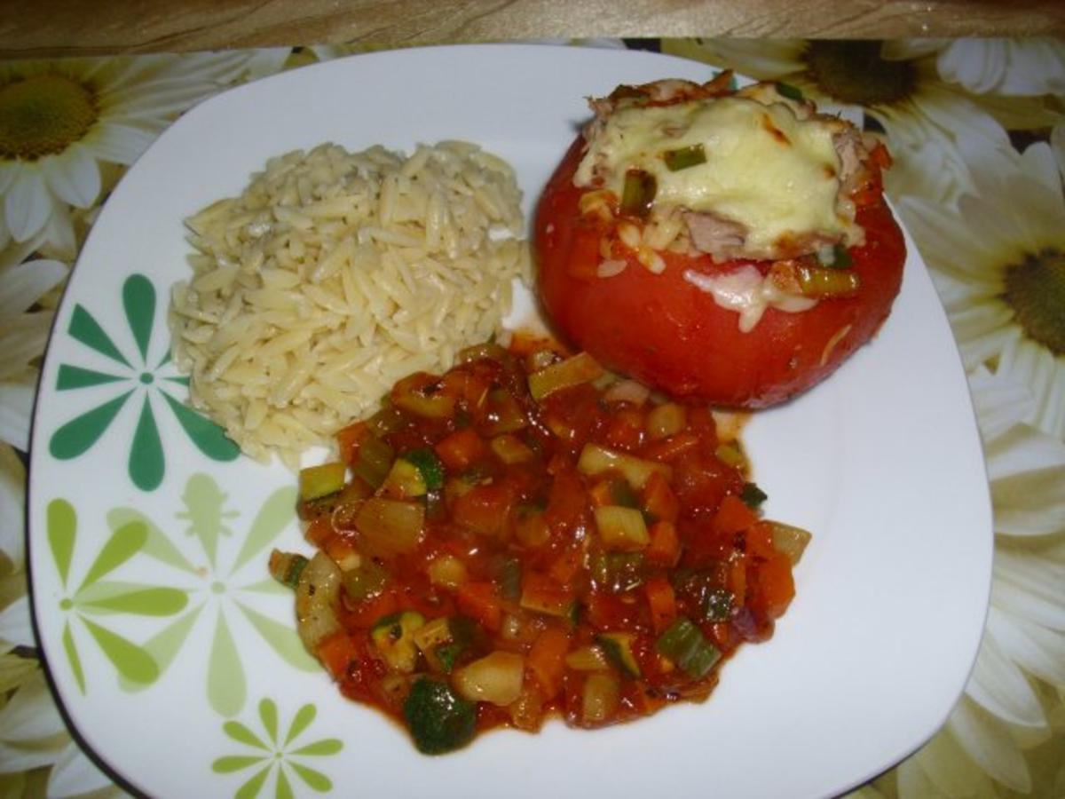 Gefüllte Tomaten an Reisnudeln - Rezept