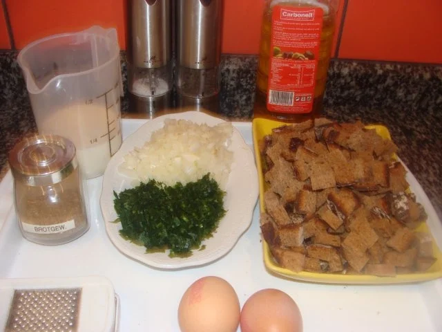 Rezept: Beilage : - Bauernbrotknödel - Bild Nr. 3 Beilage : - Bauernbrotknödel - - Rezept - Bild Nr. 3