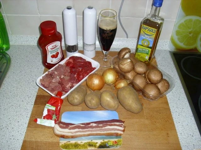 Rezept: Gulasch halb und halb mit Pilzgemüse Bild Nr. 2 Gulasch halb und halb mit Pilzgemüse - Rezept - Bild Nr. 2