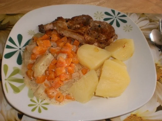 Kohlrabi-Möhren-Gemüse an Kammscheiben - Rezept