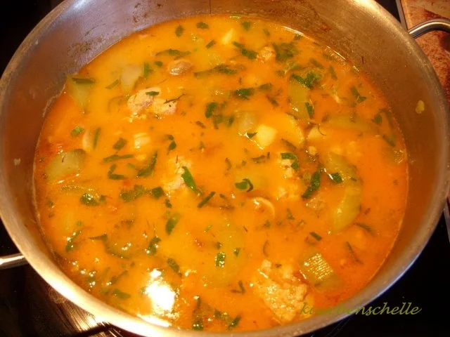 Rezept: Gurken-Kartoffel-Topf mit Hackklößchen Bild Nr. 2 Gurken-Kartoffel-Topf mit Hackklößchen - Rezept - Bild Nr. 2