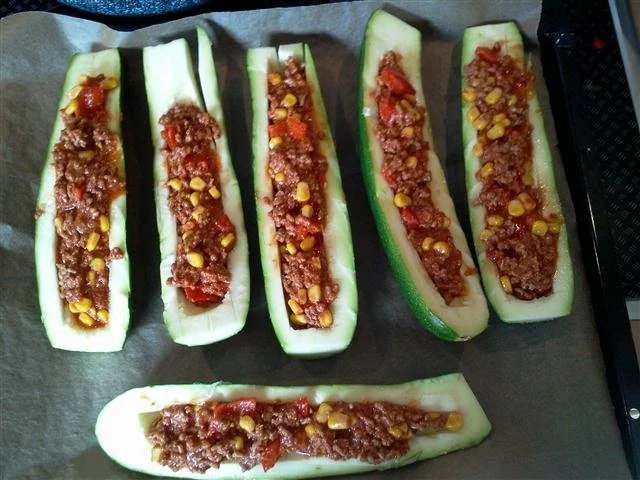 GEFÜLLTE ZUCCHINI - SCHIFFCHEN MIT REIS - Rezept - Bild Nr. 3