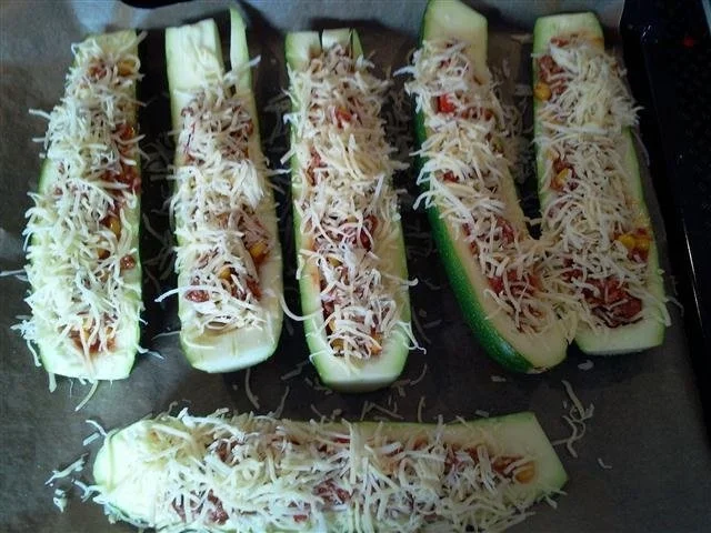 GEFÜLLTE ZUCCHINI - SCHIFFCHEN MIT REIS - Rezept - Bild Nr. 4
