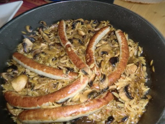 Rezept: Champignon- Reisnudeln mit Putenbratwürstchen Bild Nr. 4 Champignon- Reisnudeln mit Putenbratwürstchen - Rezept - Bild Nr. 4