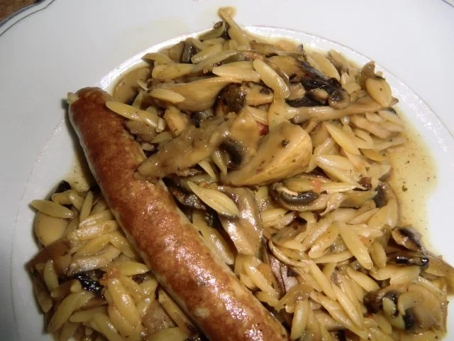 Rezept: Champignon- Reisnudeln mit Putenbratwürstchen Bild Nr. 5 Champignon- Reisnudeln mit Putenbratwürstchen - Rezept - Bild Nr. 5