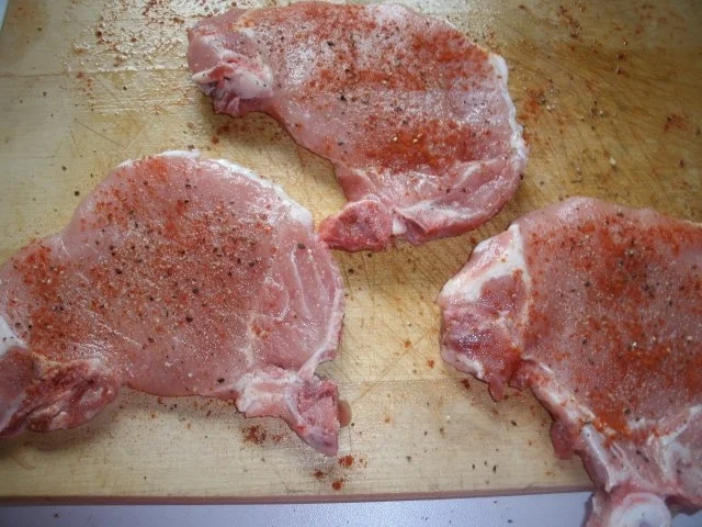 Rezept: Kotelette in würziger Parmesanpanade Bild Nr. 2 Kotelette in würziger Parmesanpanade - Rezept - Bild Nr. 2