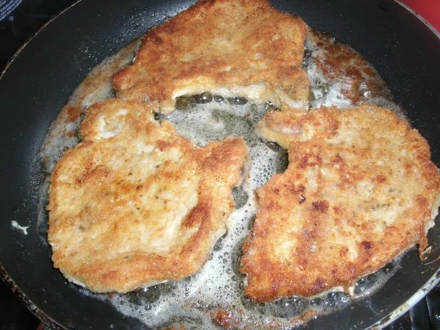 Rezept: Kotelette in würziger Parmesanpanade Bild Nr. 3 Kotelette in würziger Parmesanpanade - Rezept - Bild Nr. 3