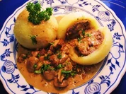 Mit Hackfleisch gefüllte Klöße ... - Rezept
