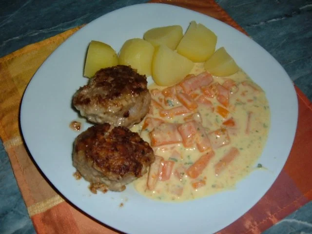 Rezept: Hack: Frikadellen Bild Nr. 2 Hack: Frikadellen - Rezept - Bild Nr. 2