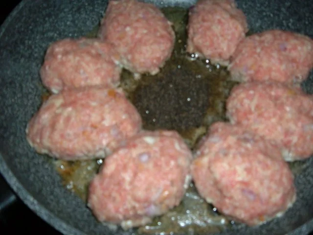 Rezept: Hack: Frikadellen Bild Nr. 4 Hack: Frikadellen - Rezept - Bild Nr. 4