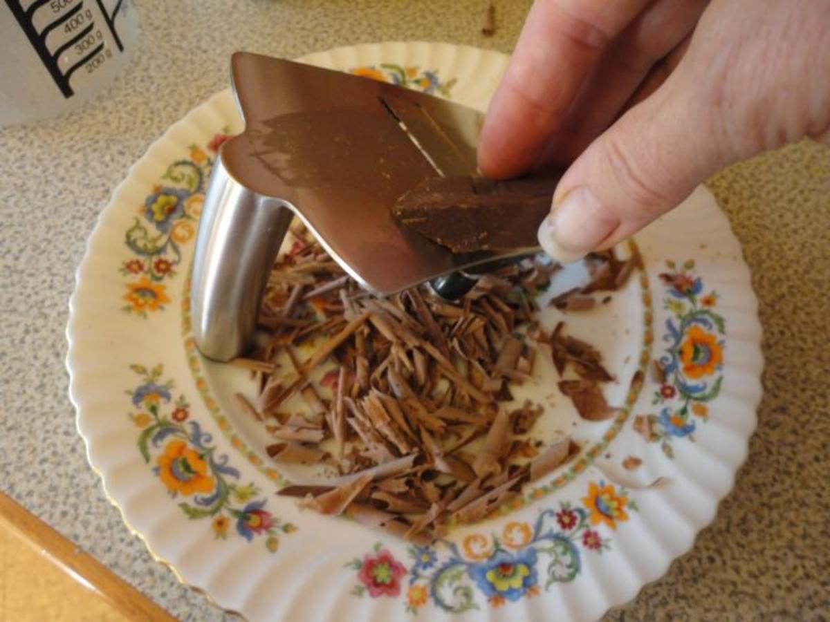Schokolade - Pflaumen - Torte - Rezept - Bild Nr. 14