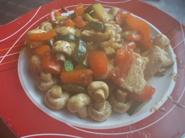 Rezept: Puten-Gemüse-Pfanne Bild Nr. 2 Puten-Gemüse-Pfanne - Rezept - Bild Nr. 2