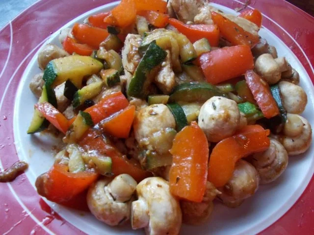 Rezept: Puten-Gemüse-Pfanne Bild Nr. 3 Puten-Gemüse-Pfanne - Rezept - Bild Nr. 3