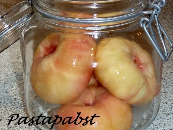 Pochierte Weinbergpfirsiche - Rezept - Bild Nr. 2