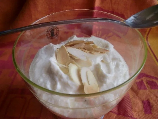 Apfelschnee mit Mandeln - Rezept