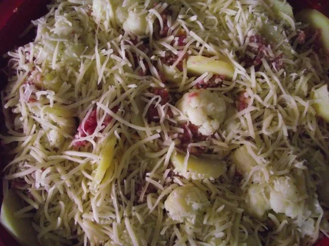 Rezept: Hauptgericht: Kartoffeliger Blumenkohl-Hack-Auflauf Bild Nr. 2 Hauptgericht: Kartoffeliger Blumenkohl-Hack-Auflauf - Rezept - Bild Nr. 2