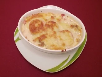 Rezept: Tortellini-Wein-Auflauf a la Sky Tortellini-Wein-Auflauf a la Sky - Rezept