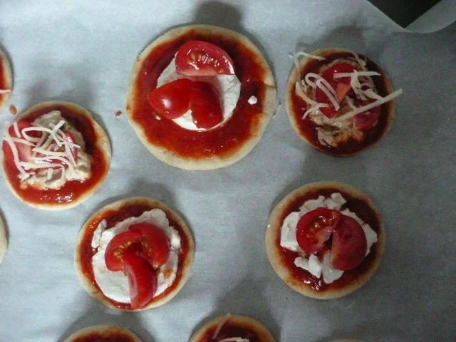 PIZZA / MINIPIZZEN - Variationen - Rezept - Bild Nr. 3