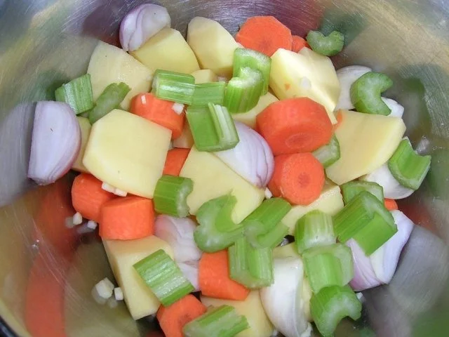 Hähnchen (knusprig)aus dem Bratschlauch mit viel leckerem Gemüse (lecker und kalorienarm) - Rezept - Bild Nr. 8