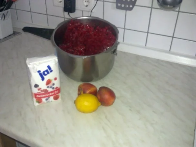 Rote-Johannisbeer-Aprikosen-Gelee - Rezept