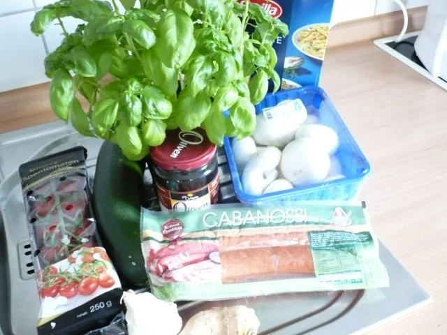 Rezept: Mediterrane Penne mit Cabanossi Bild Nr. 2 Mediterrane Penne mit Cabanossi - Rezept - Bild Nr. 2