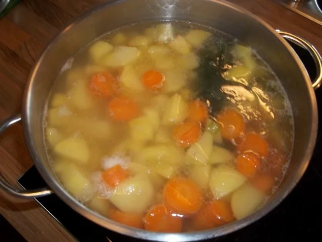 Rezept: Holsteiner Steckrübenmus Bild Nr. 3 Holsteiner Steckrübenmus - Rezept - Bild Nr. 3