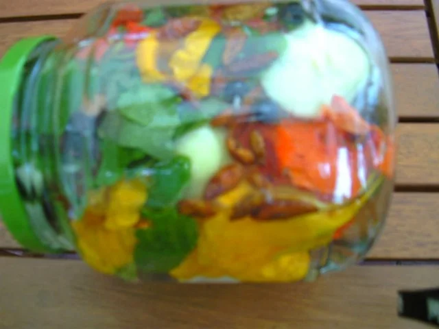 Rezept: Blütenessig aus Kapuzinerkresse Bild Nr. 2 Blütenessig aus Kapuzinerkresse - Rezept - Bild Nr. 2