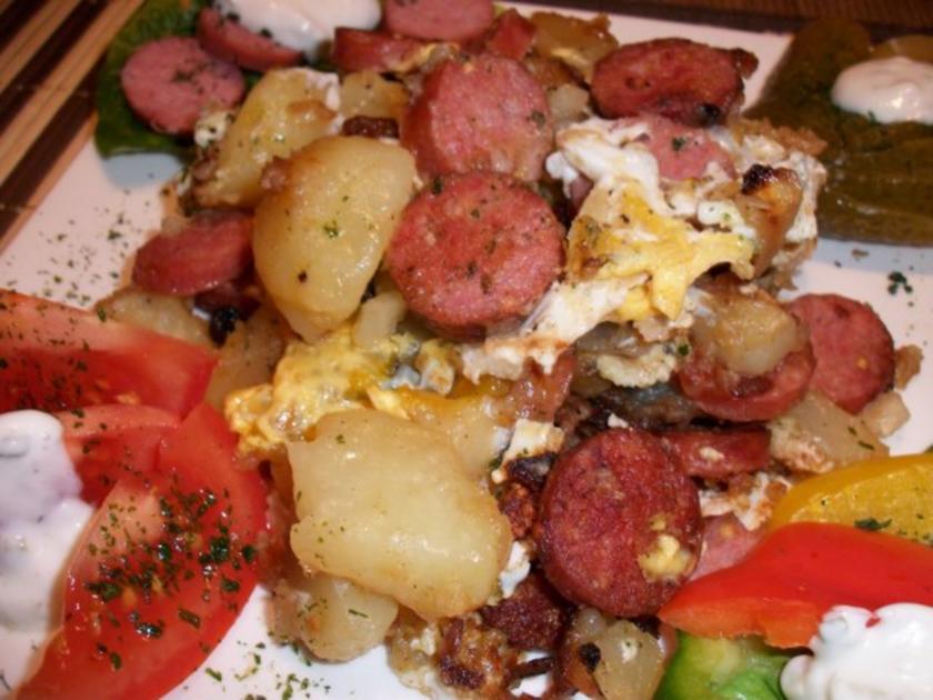 Deftige Bauernpfanne mit gestocktem Ei - einfach - 168 kcal/100g