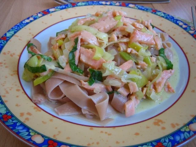 Lachssauce mit Nudeln - Rezept