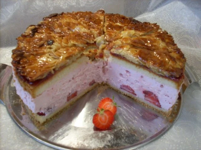 Erdbeer-Bienenstich - Rezept - Bild Nr. 2