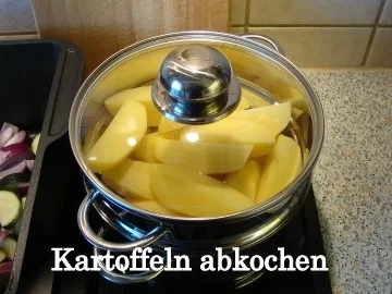 Rezept: Wurstgulasch in Tomatensoße Bild Nr. 2 Wurstgulasch in Tomatensoße - Rezept - Bild Nr. 2