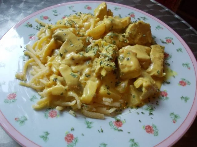 Rezept: Putengeschnezeltes mit Ananas und Pilzen Bild Nr. 3 Putengeschnezeltes mit Ananas und Pilzen - Rezept - Bild Nr. 3