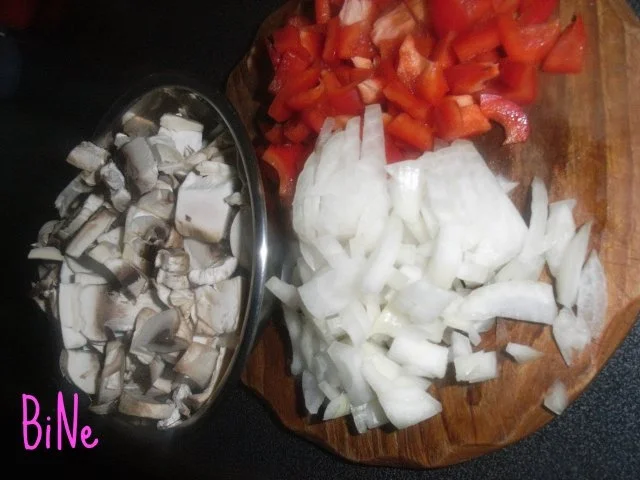 Rezept: BiNe` S CHAMPIGNON - PAPRIKA - BÆLLCHEN BiNe` S CHAMPIGNON - PAPRIKA - BÆLLCHEN - Rezept