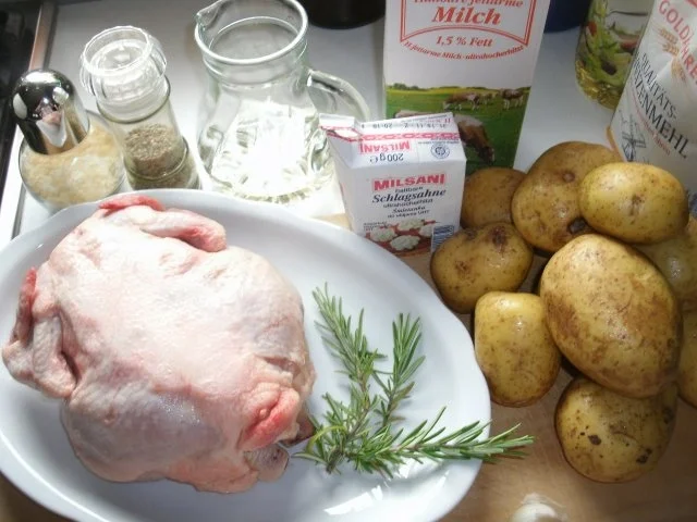 Hähnchen auf Rosmarin-Sahnekartoffeln mit Weißwein - Rezept - Bild Nr. 3