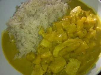 Hähnchen in fruchtiger currysoße - Rezept