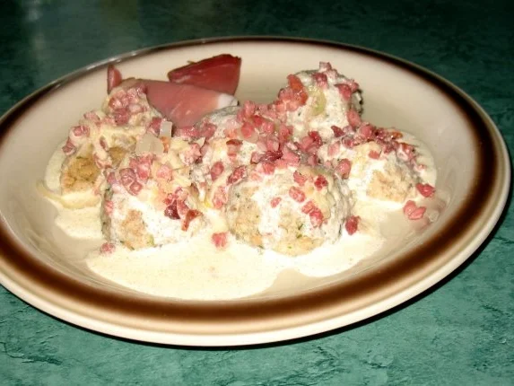 Rezept: Vollkorn-Semmelknödel - die Ersten Vollkorn-Semmelknödel - die Ersten - Rezept