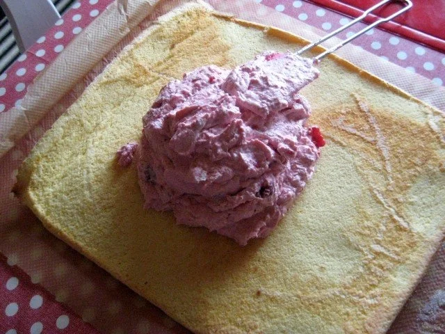 Rezept: Himbeerrolle * Laktosefrei * Bild Nr. 7 Himbeerrolle * Laktosefrei * - Rezept - Bild Nr. 7