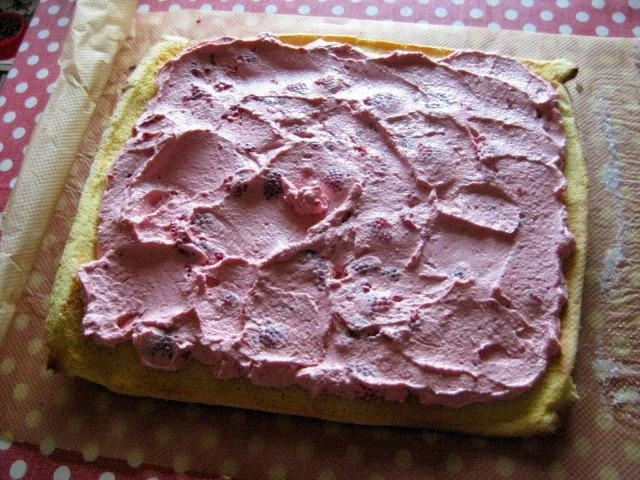 Rezept: Himbeerrolle * Laktosefrei * Bild Nr. 8 Himbeerrolle * Laktosefrei * - Rezept - Bild Nr. 8