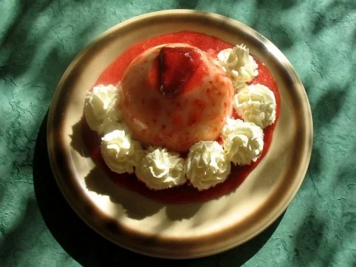 Dessert - Buttermilchgelee mit Erdbeermousse überzogen - Rezept - Bild Nr. 5