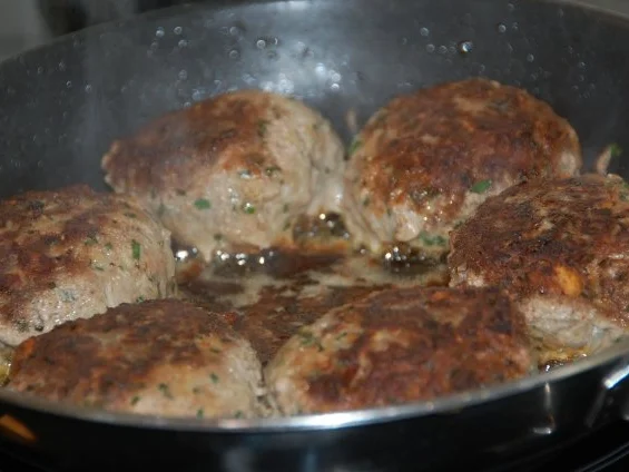 BASLER FLEISCHKIECHLI   /   Basler Fleischküchlein - Rezept - Bild Nr. 5