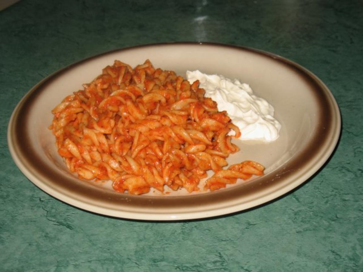 Pasta - Fusilli an meiner allzeit bewährten schnellen Tomatensauce - Rezept