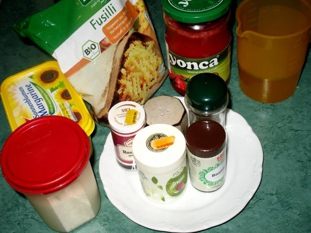 Rezept: Pasta - Fusilli an meiner allzeit bewährten schnellen Tomatensauce Bild Nr. 3 Pasta - Fusilli an meiner allzeit bewährten schnellen Tomatensauce - Rezept - Bild Nr. 3