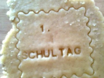 Rezept: Einschulungskekse für meine Enkelchen Bild Nr. 3 Einschulungskekse für meine Enkelchen - Rezept - Bild Nr. 3