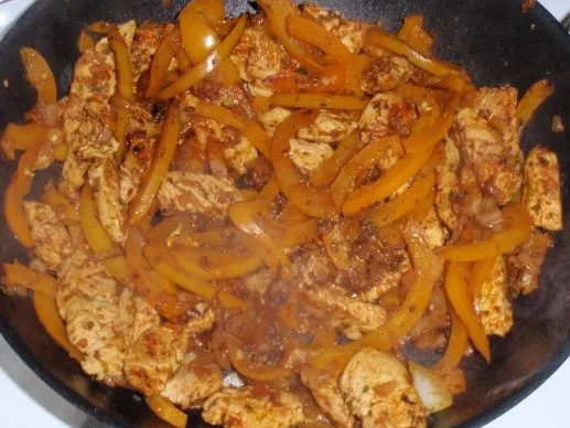 Rezept: Hähnchen-Champignon-Nudelpfanne Bild Nr. 4 Hähnchen-Champignon-Nudelpfanne - Rezept - Bild Nr. 4