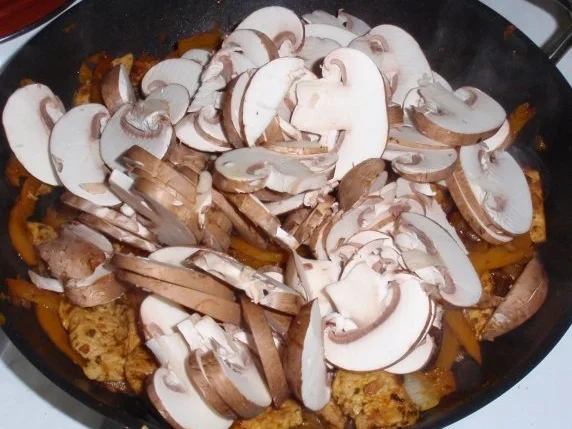 Rezept: Hähnchen-Champignon-Nudelpfanne Bild Nr. 5 Hähnchen-Champignon-Nudelpfanne - Rezept - Bild Nr. 5