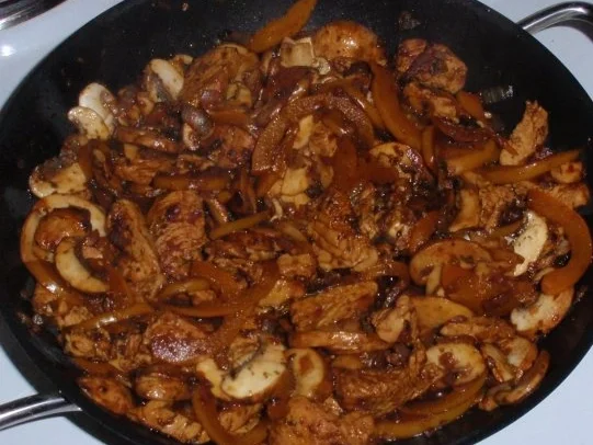 Rezept: Hähnchen-Champignon-Nudelpfanne Bild Nr. 6 Hähnchen-Champignon-Nudelpfanne - Rezept - Bild Nr. 6